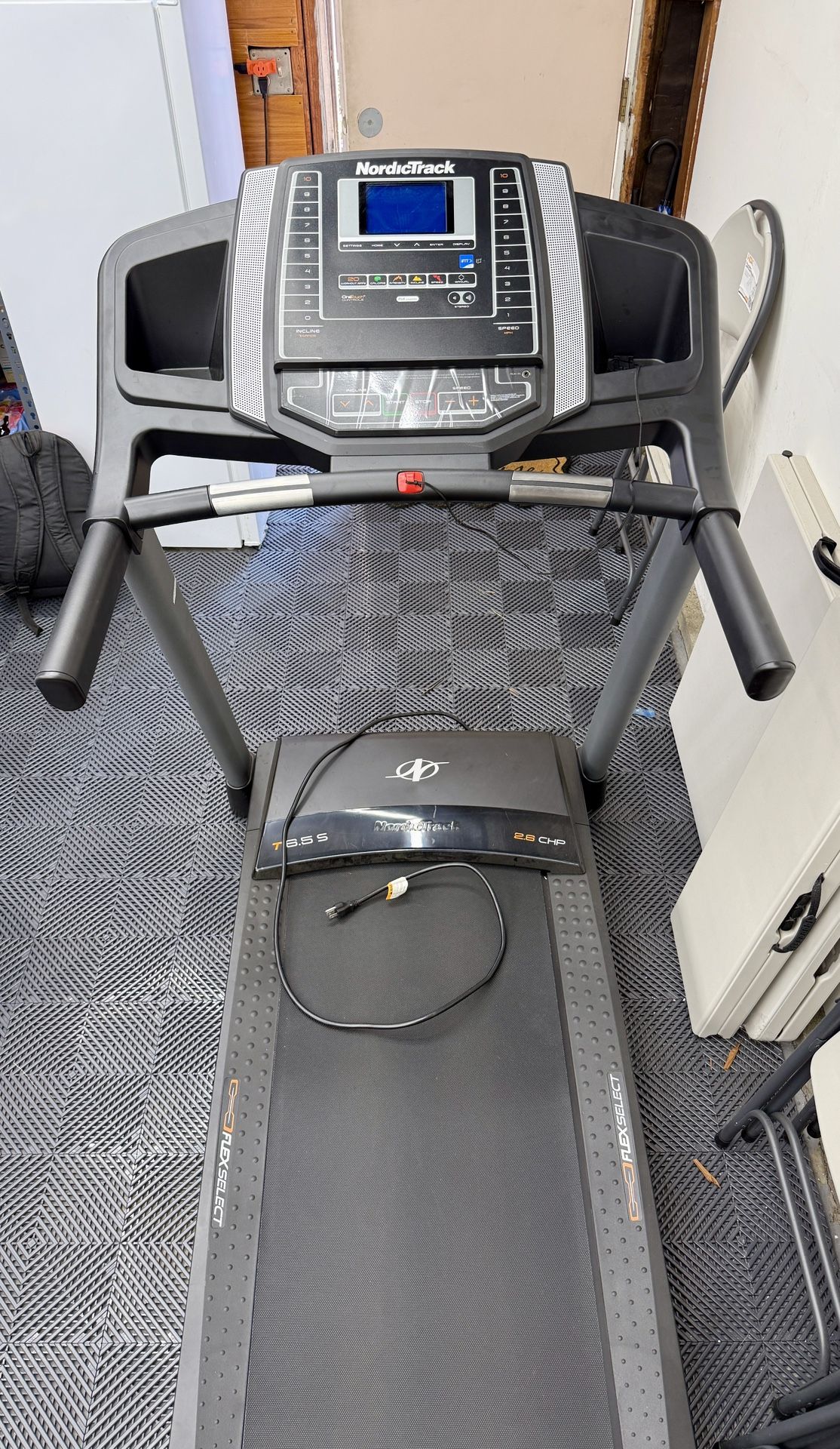 NordicTrack T Series 6.5S Treadmill – Like New, Only Used 10 Times