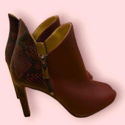 Michael Kors Size 8.5 Burgandy Booties