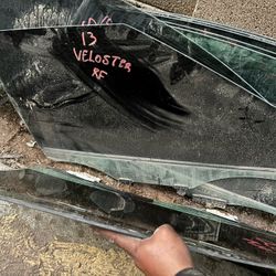 2012 to 2017 HYUNDAI VELOSTER FRONT RIGHT PASSENGER SIDE DOOR WINDOW GLASS OEM