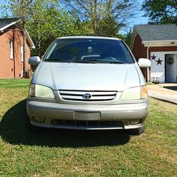 2003 Toyota Sienna