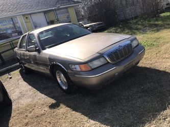 2002 MERCURY GRAND MARQUISE