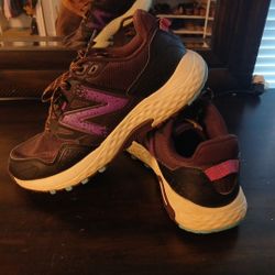 New Balance Shoes T410