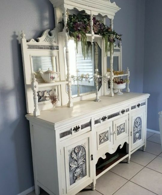 Antique Shabby Chic Hutch / Sideboard / Buffet / China Cabinet