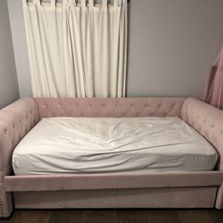 Girls Day Bed