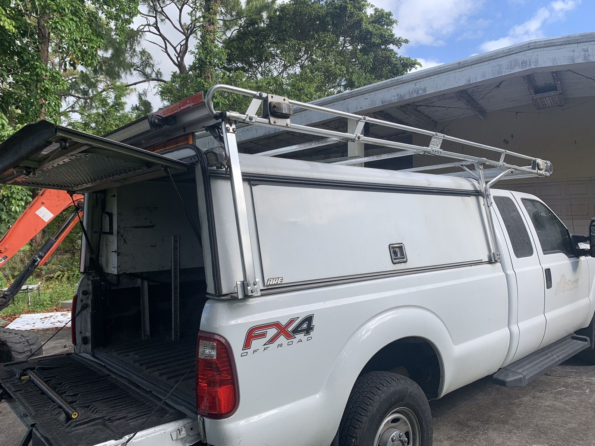 Truck topper “ ARE DCU Contractors Edition “