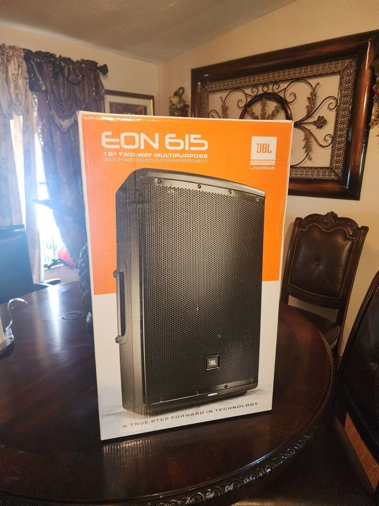  PAR DE JBL EON  615  SPIKERS 