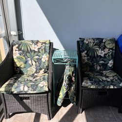 2 Wicker Chairs With Table 