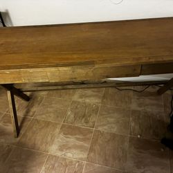 Desk For sale 