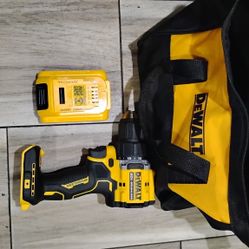 DEWALT 1/2IN ATOMIC 20 VOLT BRUSHLESS CORDLESS DRILL DRIVER KIT 
