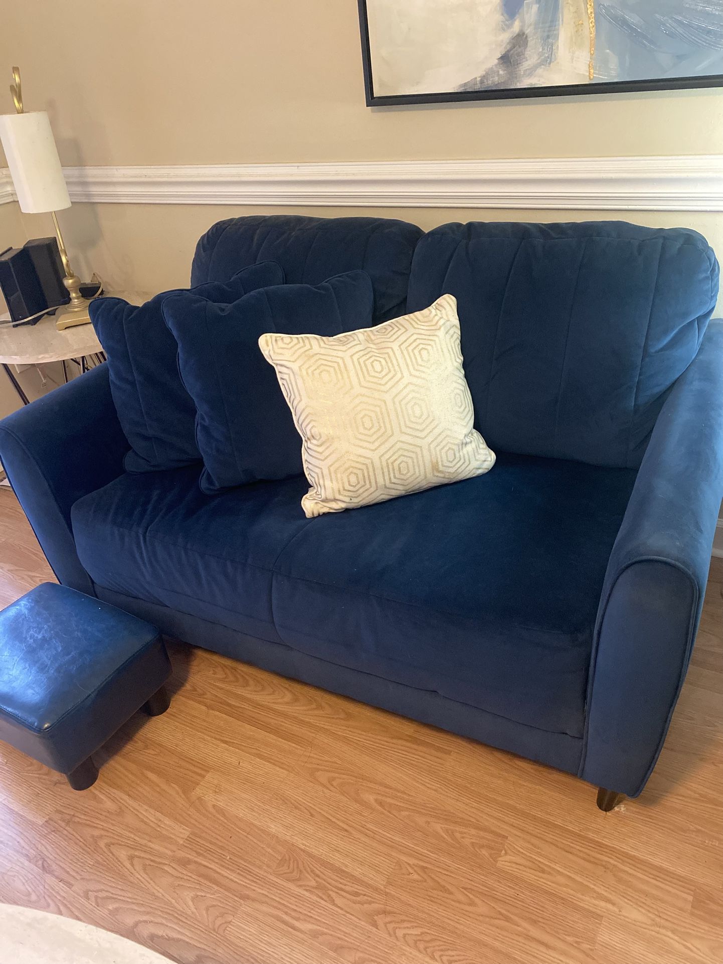 Blue sofa set 
