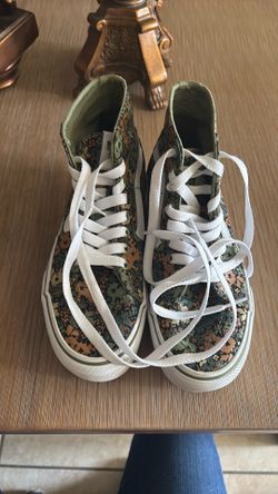 Vans off the wall  sneaker women size 5.5