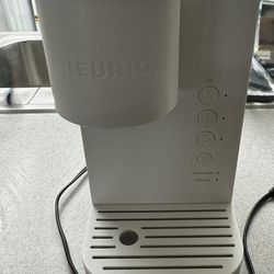 Keurig K-Express Essentials Cloud White Single-Serve K-Cup Pod Coffee Maker