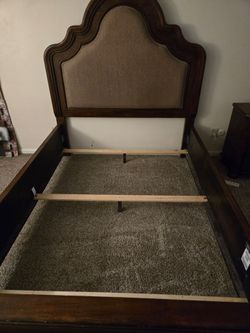 Wood Bedroom Set – Full Set w/ Lamp Included