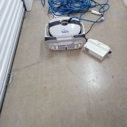 Dolphin C4 Commercial Robotic Pool Cleaner With Power Supply
