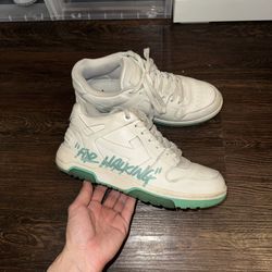 Used Men’s Off White Sneaker Size 8