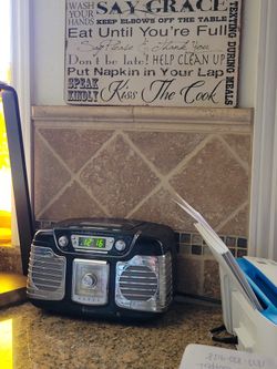 Emerson Vintage Am/fm Radio Alarm & CD
