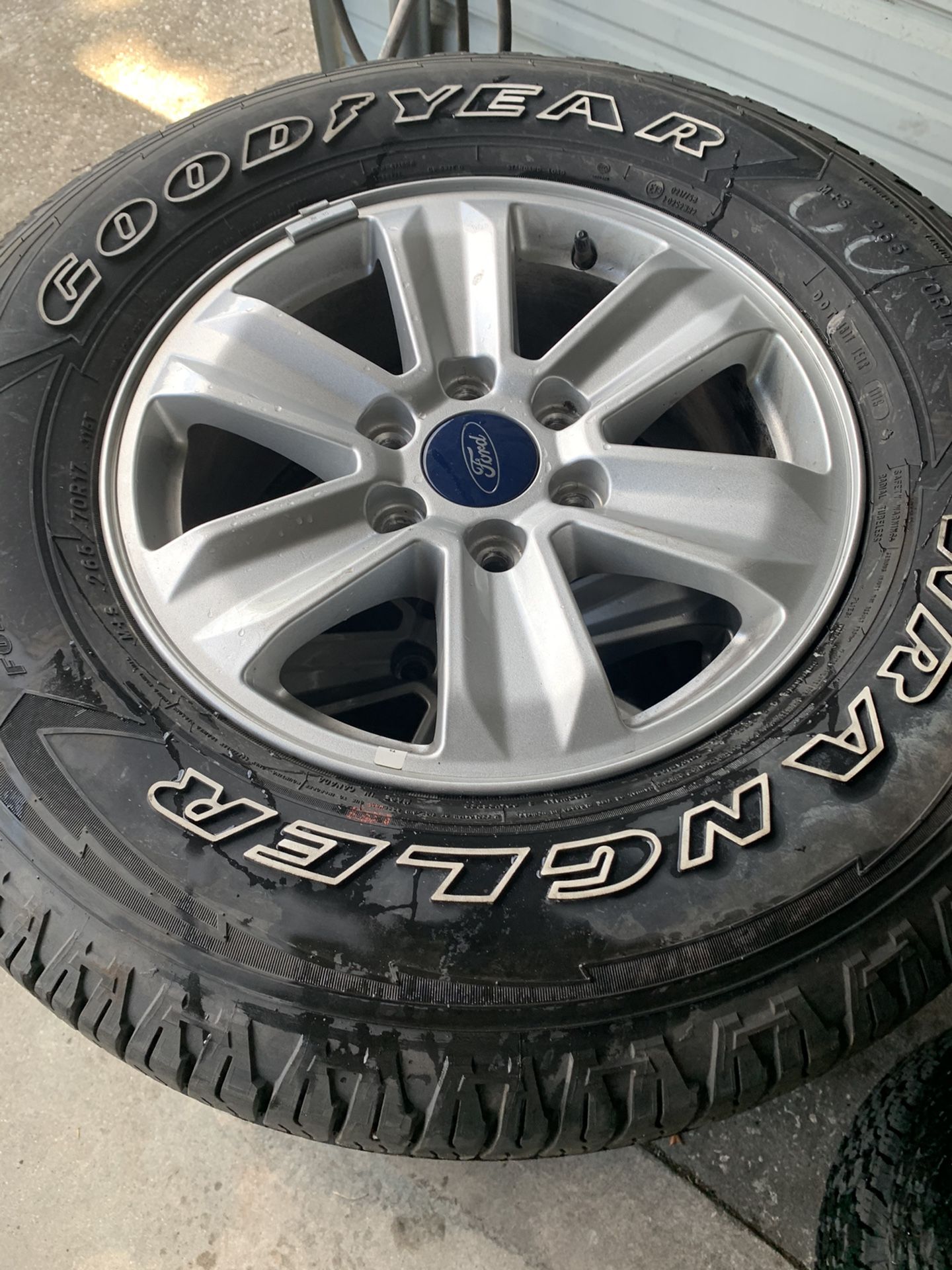 Ford 265/70/17 80% tread