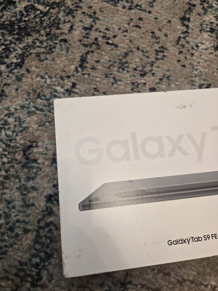 NEW open Box Samsung Galaxy Tab S9 Fe 128gb 10.9"