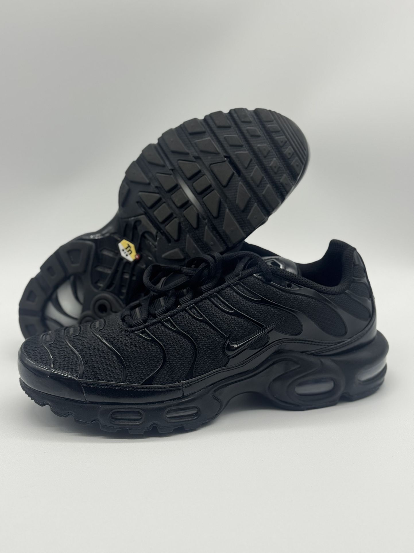 Nike Air Max Plus Low Triple Black 604133-050 Men’s Size 9