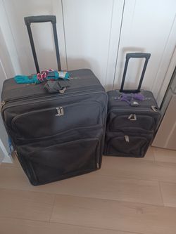 Matching Set Of Suit Case Traveling Luggage 
