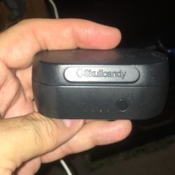 Skull candy Earbud Charger——read Ad