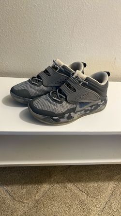 Boys Shoes Size 5