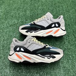YEEZY 700 WAVE RUNNER SIZE 6