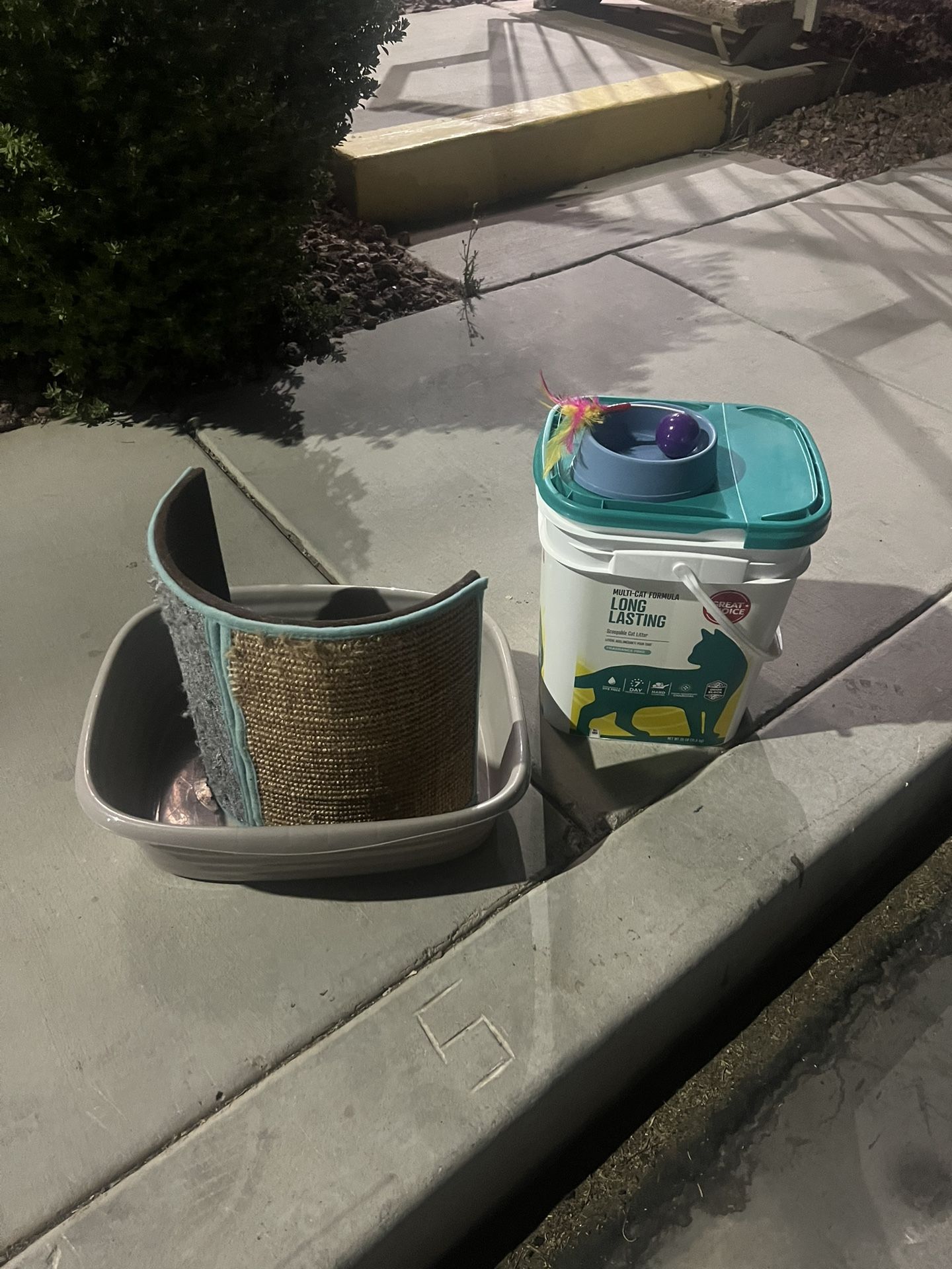 Cat Litter With Box & Toys