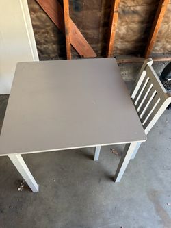 Toddler gray table and chair