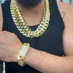 24MM Cuban Link Set 14k Gold Plated Doesn't Loses Color 
