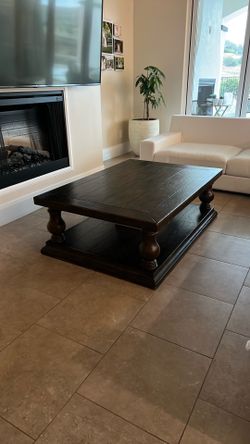 Pottery Barn Lorraine Coffee table