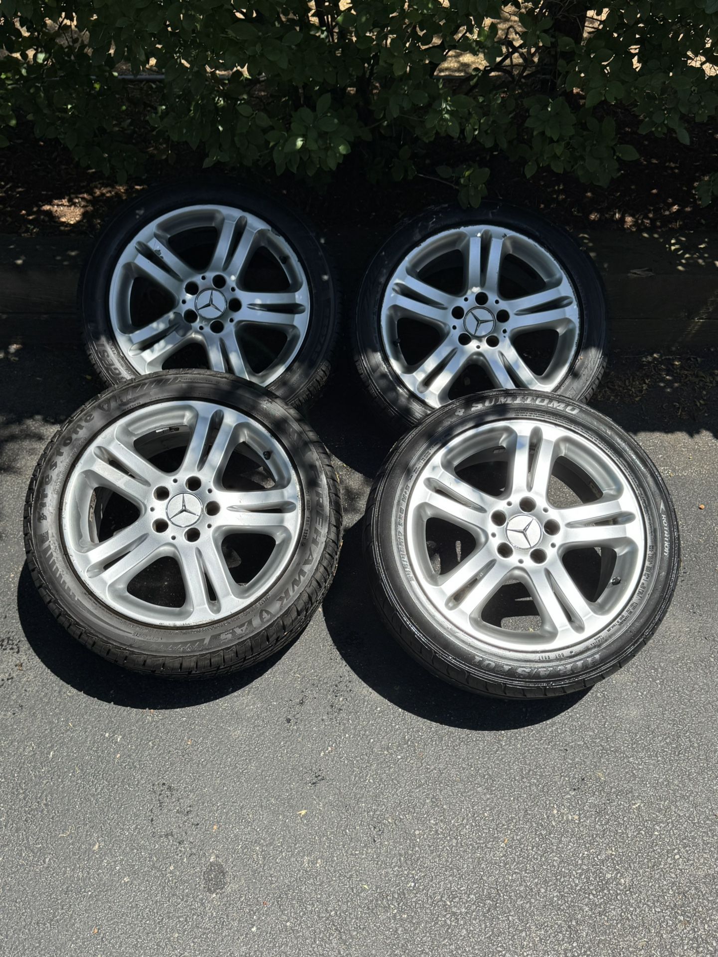 Mercedes Set of 4 E500 17x8 OEM Wheels 5x112