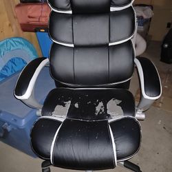 Gaming Chair (Old)