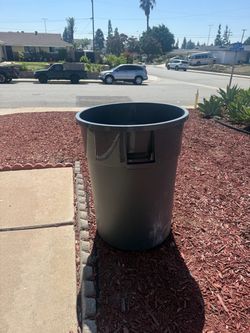 Free trash bin