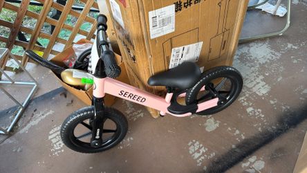 Bicicletas de bebé. New de aprendizaje