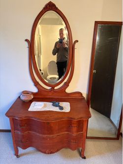 Vintage vanity