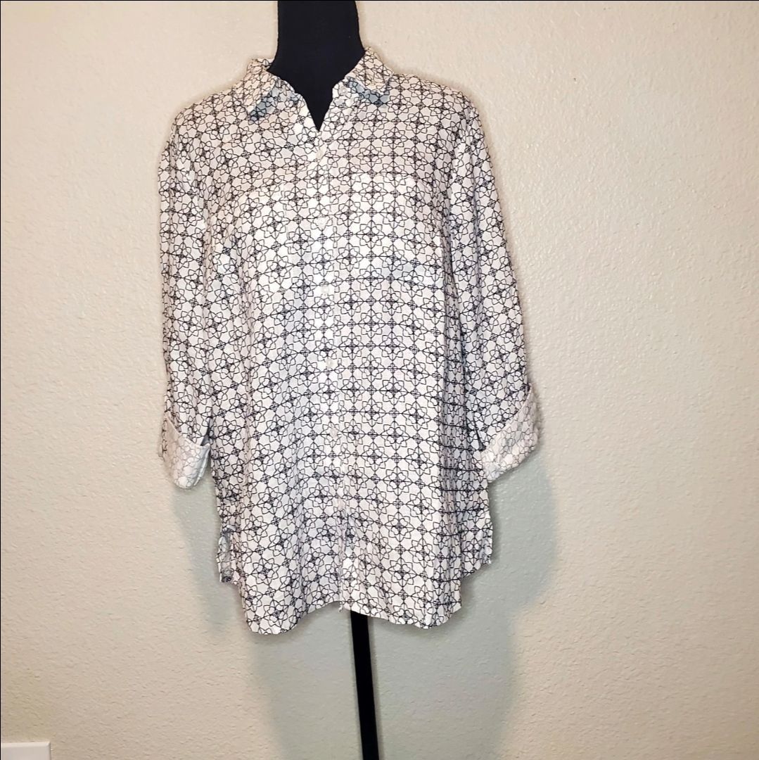 NWT Linen Charter Club Women’s Black/ White Floral Button Up Size: Medium