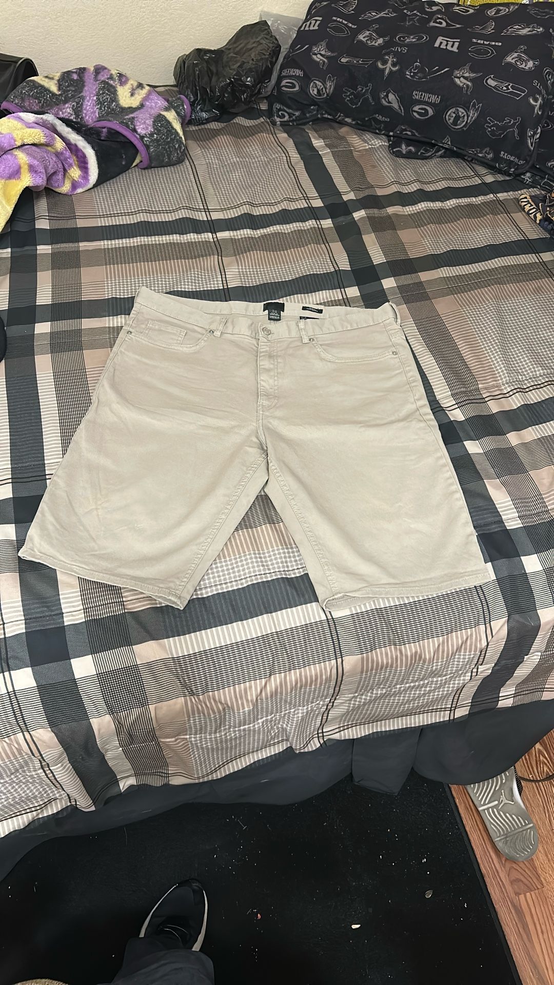 H&M Men’s Khaki Shorts Size 36