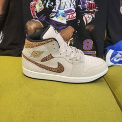 Jordan 1's Mid Size 10