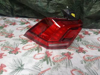 2018-21 Volkswagen Tiguan Left Tail Light