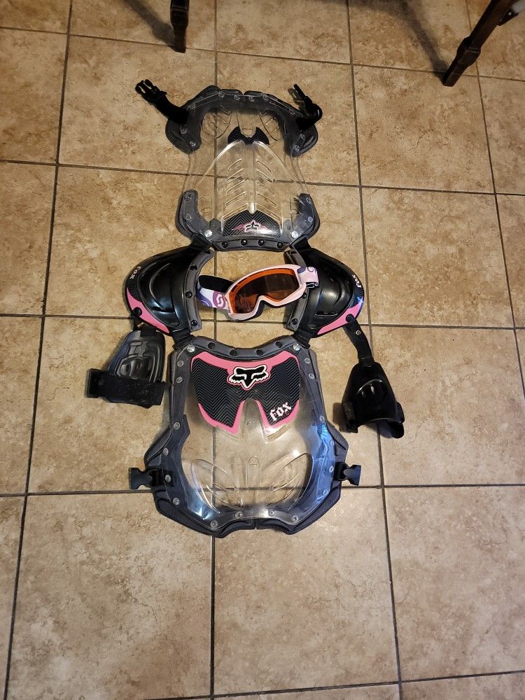 GIRLS MOTOCROSS CHEST PROTECTOR/SIZE SMALL & GOGLES .. EACH $40 FIRM PRICE 