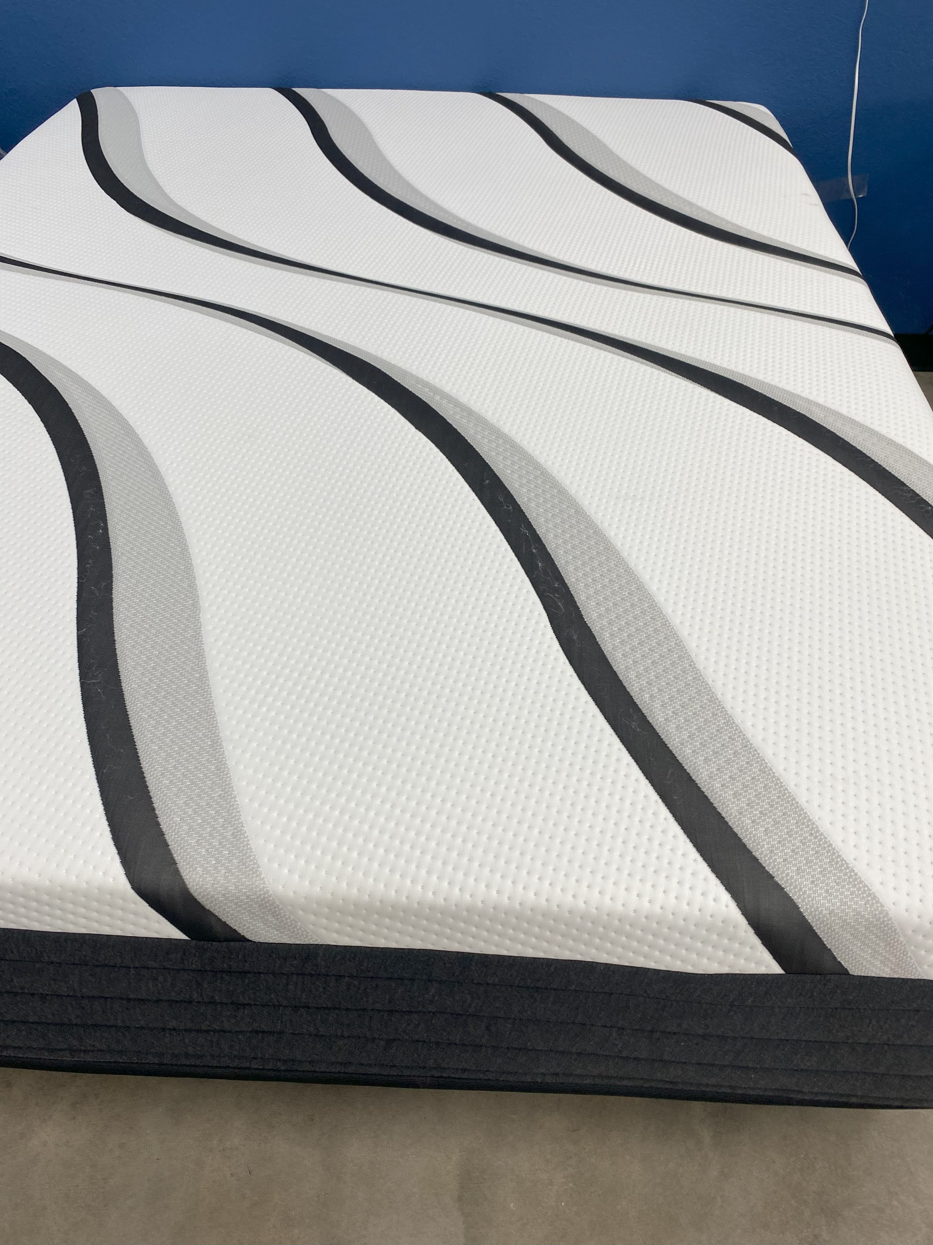 DON'T PAY RETAIL PRICING ON YOUR NEXT MATTRESS!