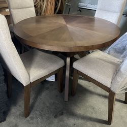 New Round Kitchen Table And Chairs 