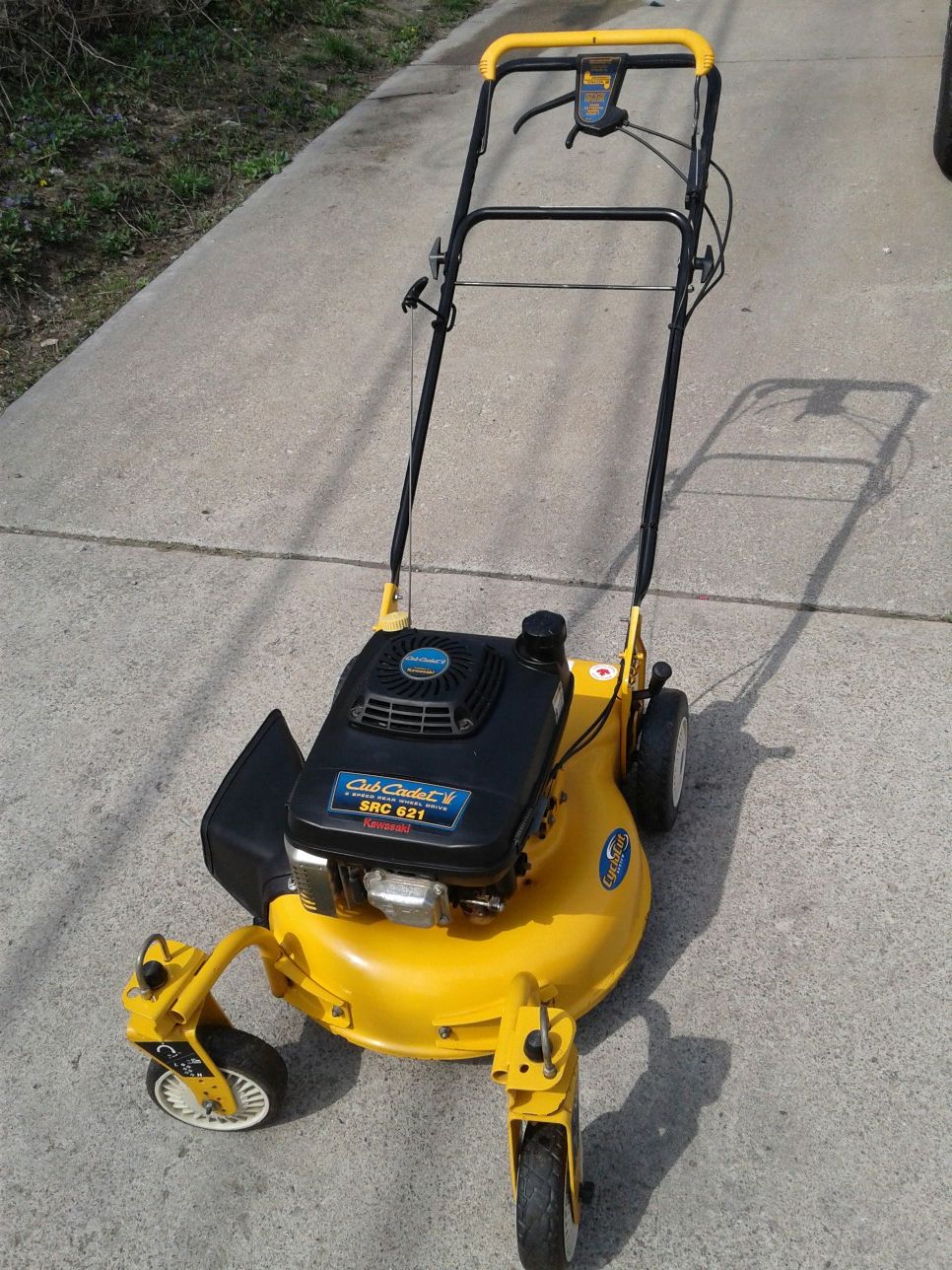 "Cub cadet SRC 621". 6 speed rear wheel drive self propelled lawnmower