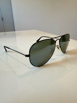 Ray-Ban Aviator Sunglasses – Black Frame – Men's