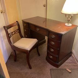 Vintage Mahogany Kneehole Desk – 8 Drawers, Brass Pulls