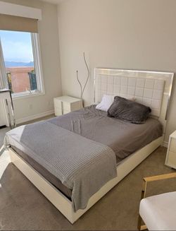 Modrest San Marino White Italian Bedroom Set – Queen Size