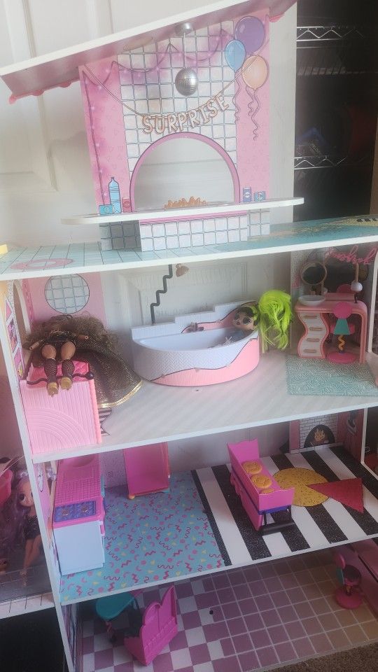 LOL Doll House
