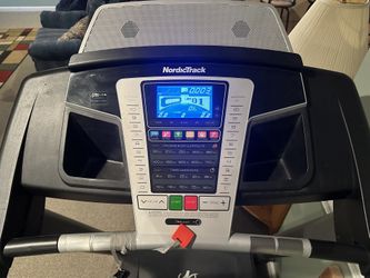 NordicTrack 5.5 Collapsible Treadmill