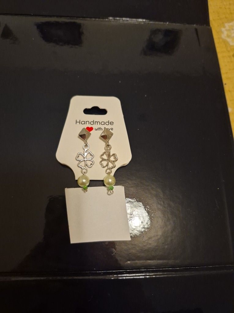 Uniquely Cool And Beautiful DIY And Crafted Earrings